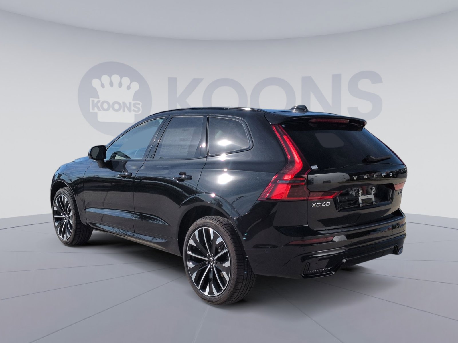 2026 Volvo XC60 B5 photo 2