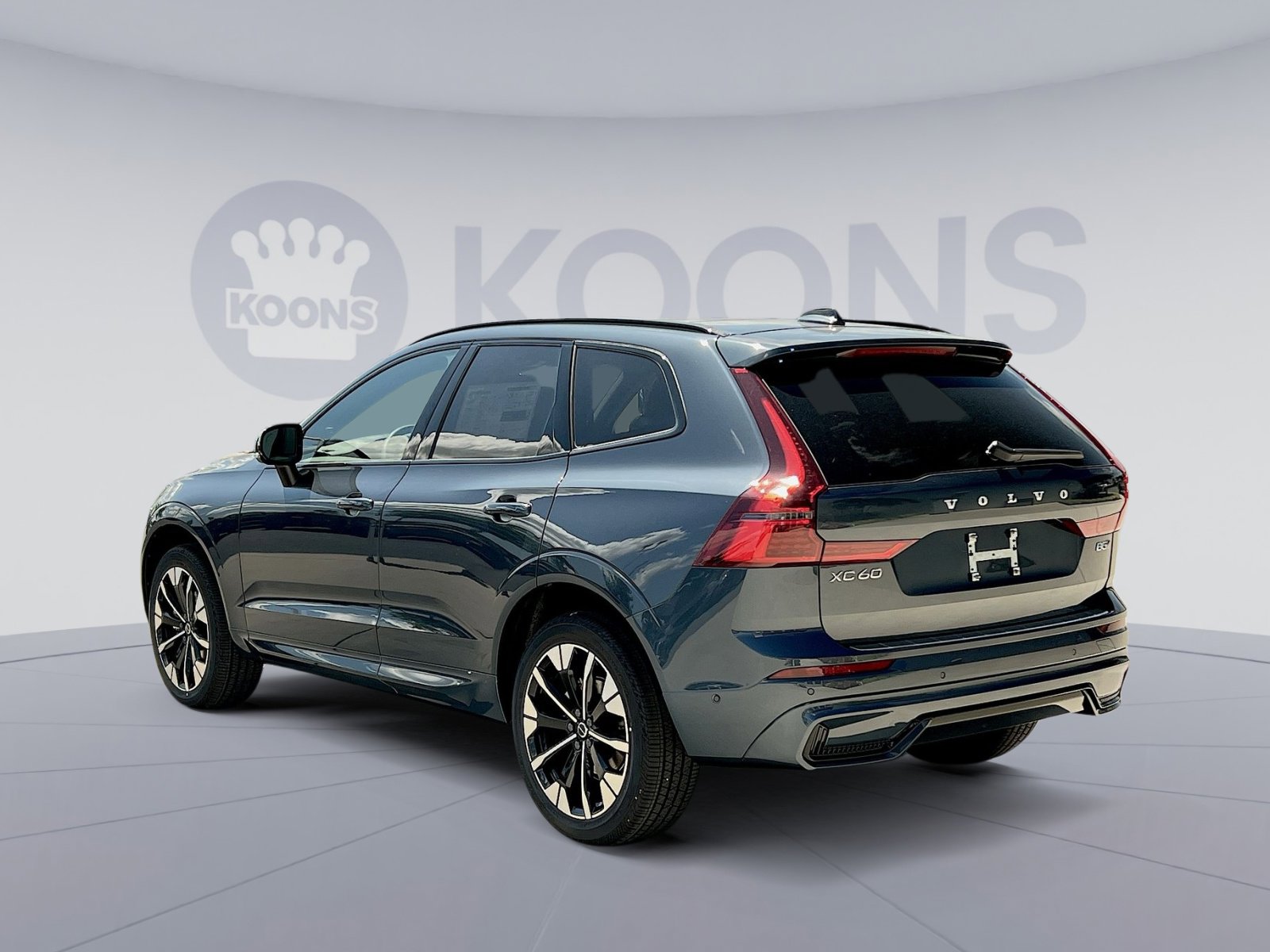 2026 Volvo XC60 B5 Plus photo 3