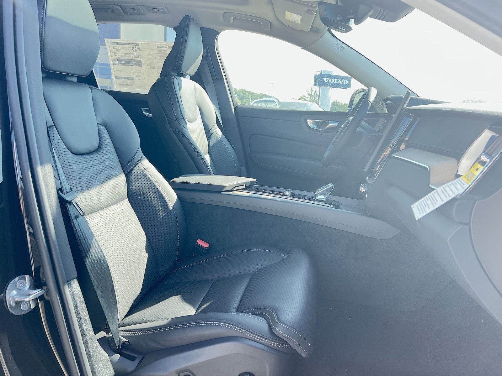2026 Volvo XC60 Ultra - Photo 31