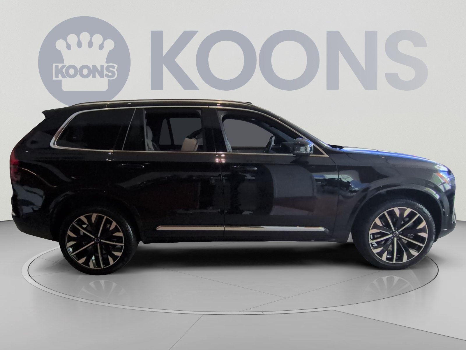 2026 Volvo XC90 Plus - Photo 17