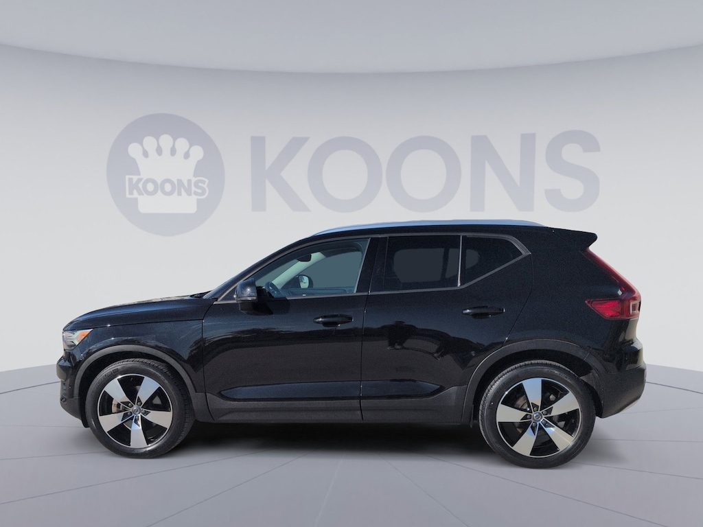 Used 2019 Volvo XC40 Momentum SUV