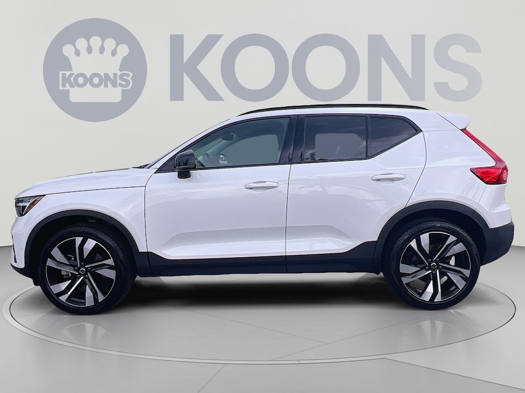 Certified 2023 Volvo XC40 B5 Plus Dark Theme SUV