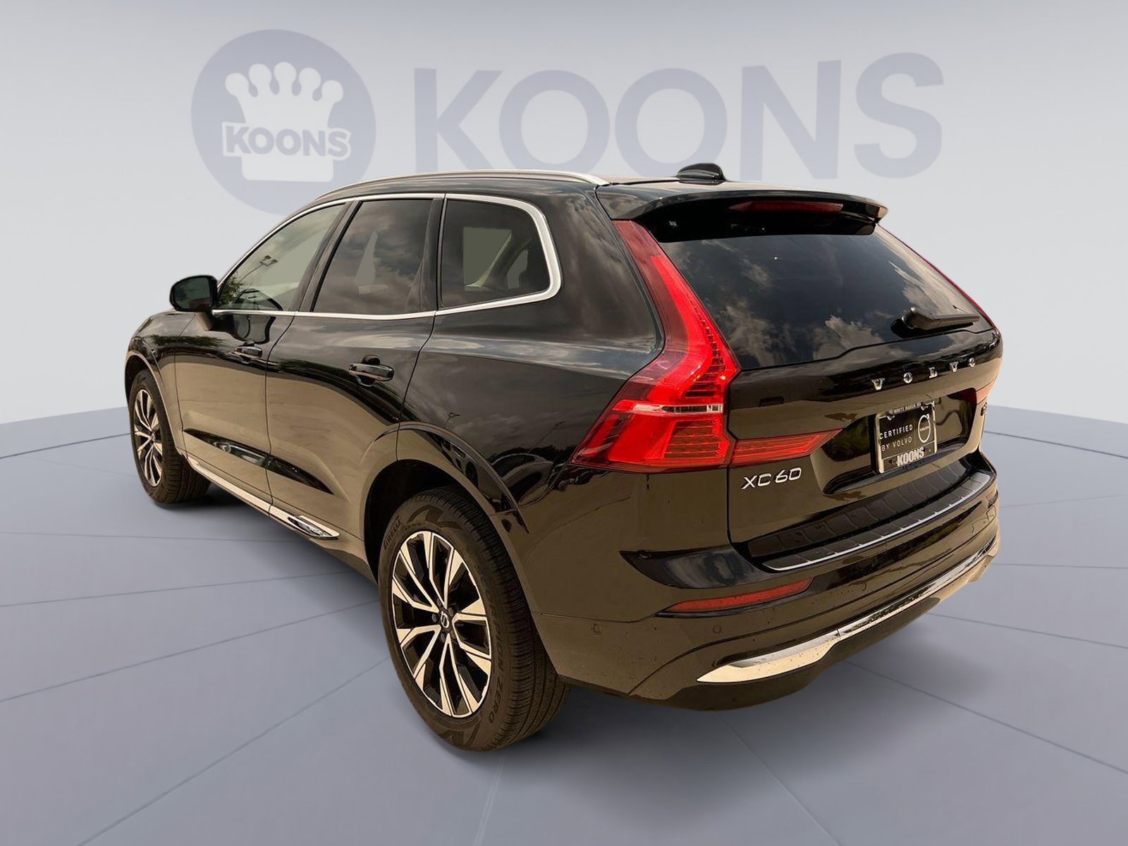 2023 Volvo XC60 B5 Plus photo 3
