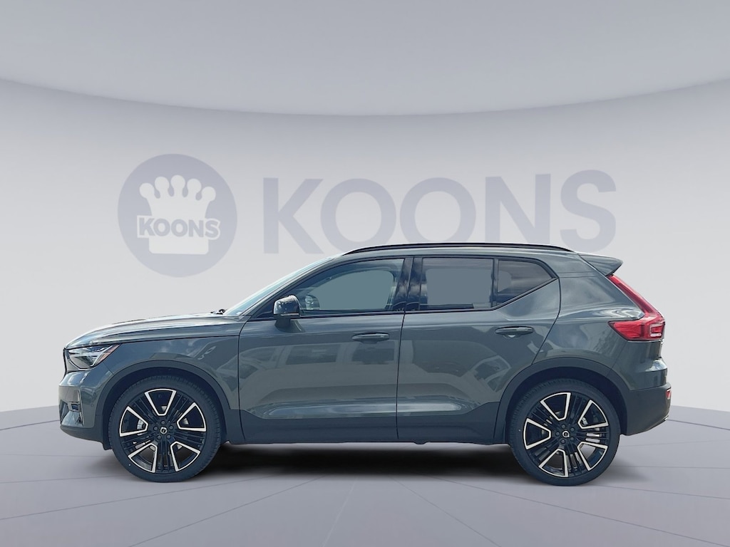 New 2026 Volvo XC40 B5 Ultra SUV