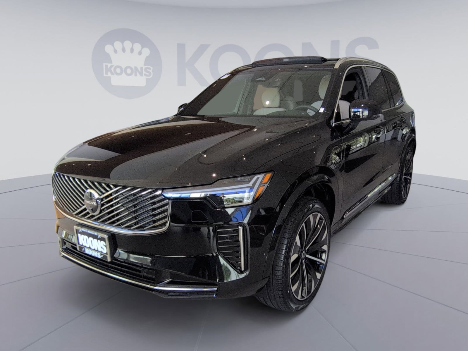 2026 Volvo XC90 Plus's photo