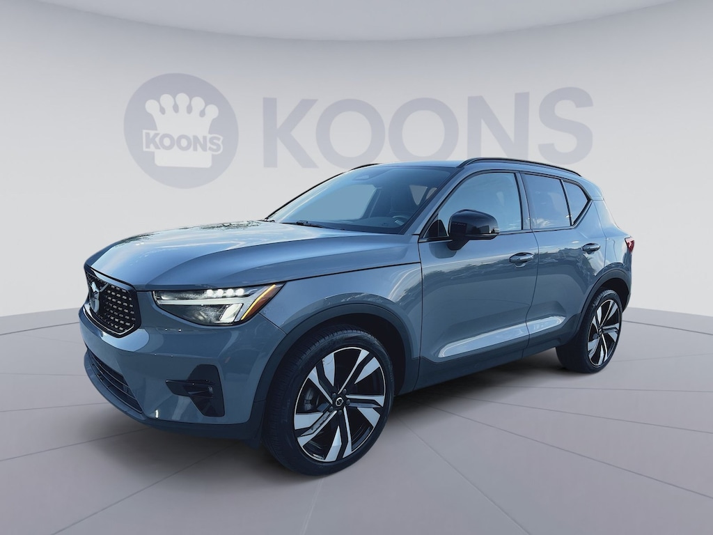 Certified 2023 Volvo XC40 B5 Plus Dark Theme SUV