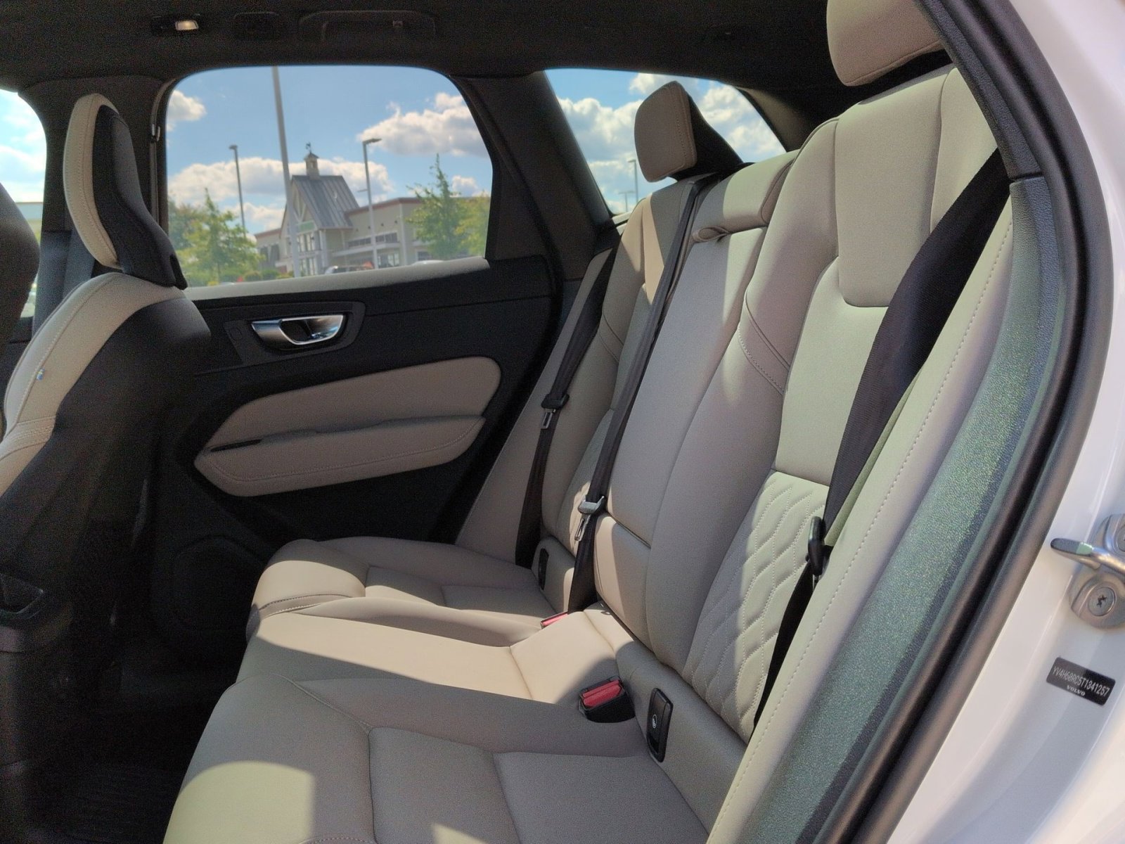 2026 Volvo XC60 Plus - Photo 25