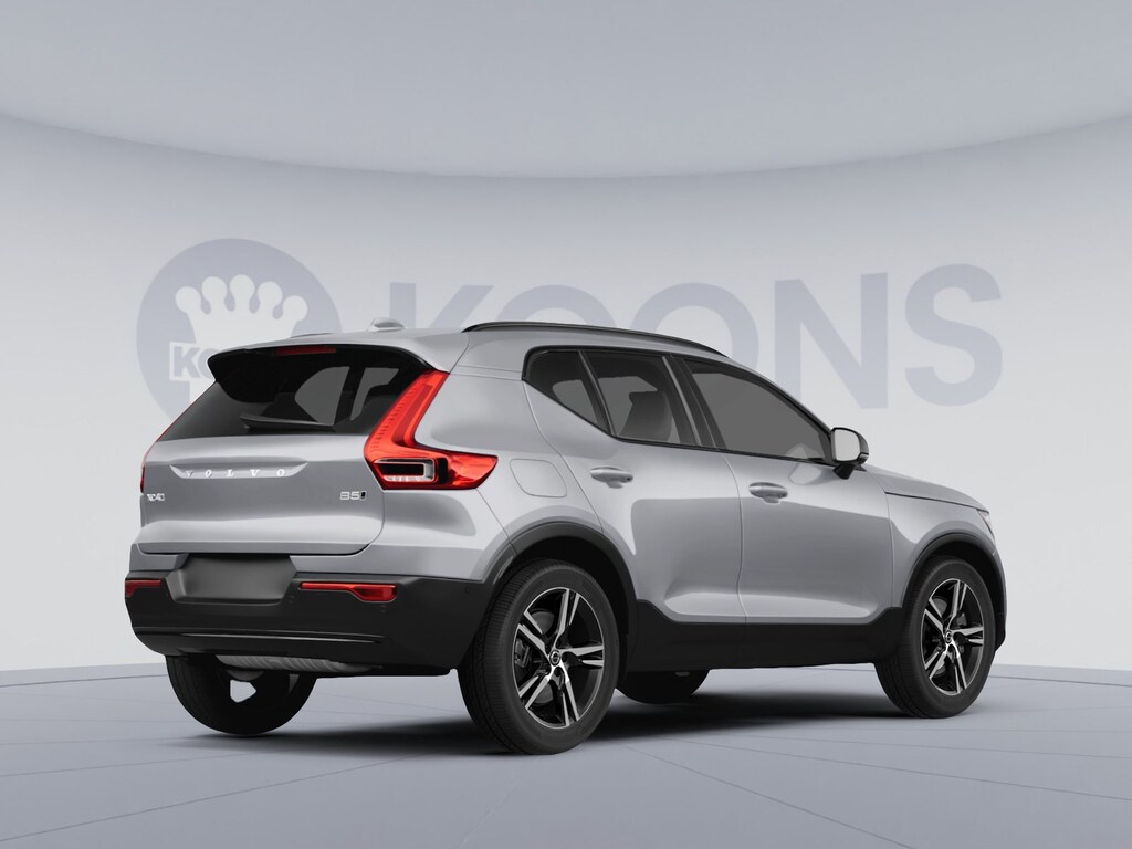 New 2026 Volvo XC40 B5 Core SUV