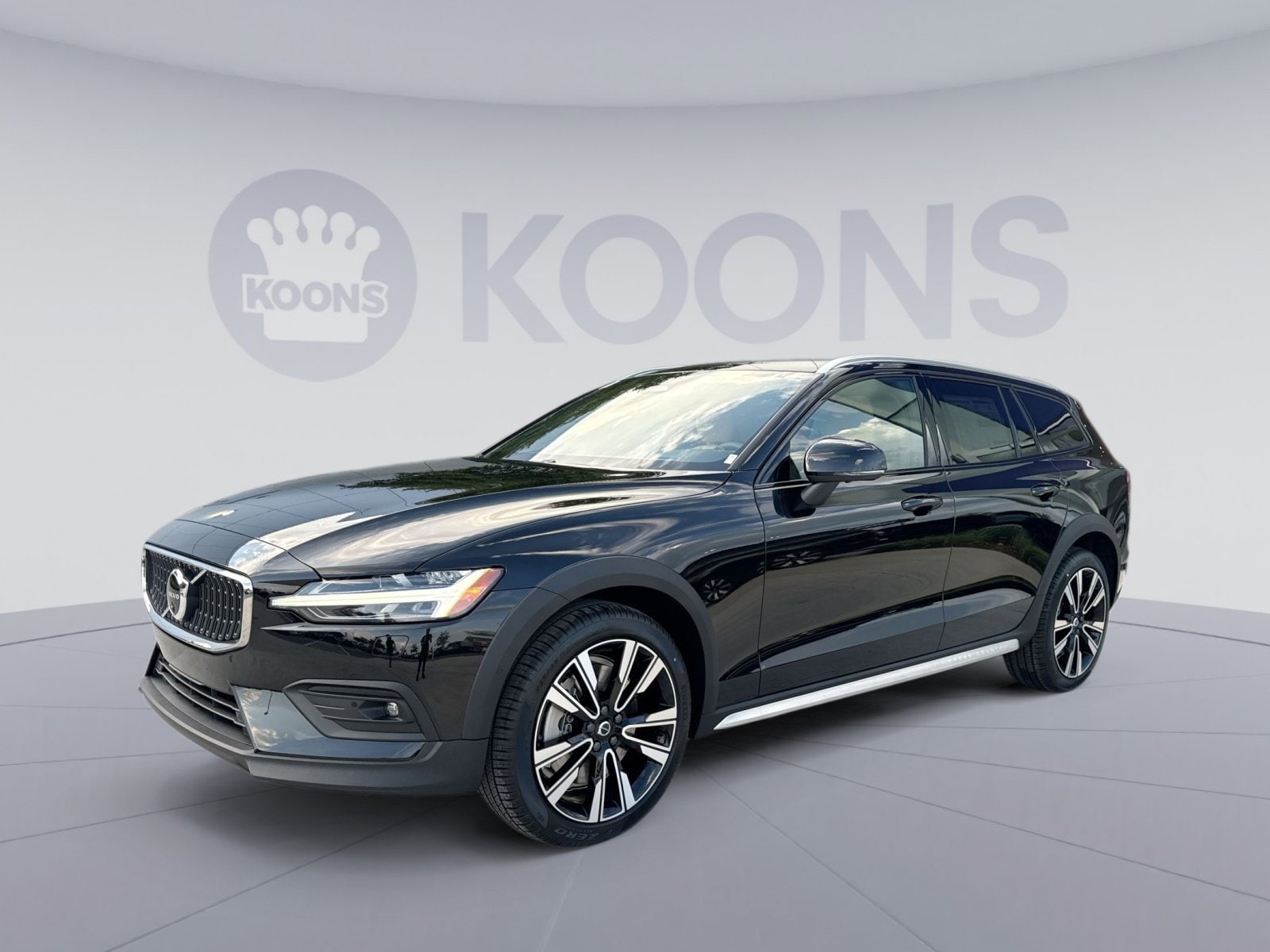 2026 Volvo V60 Cross Country B5 Ultra AWD's photo