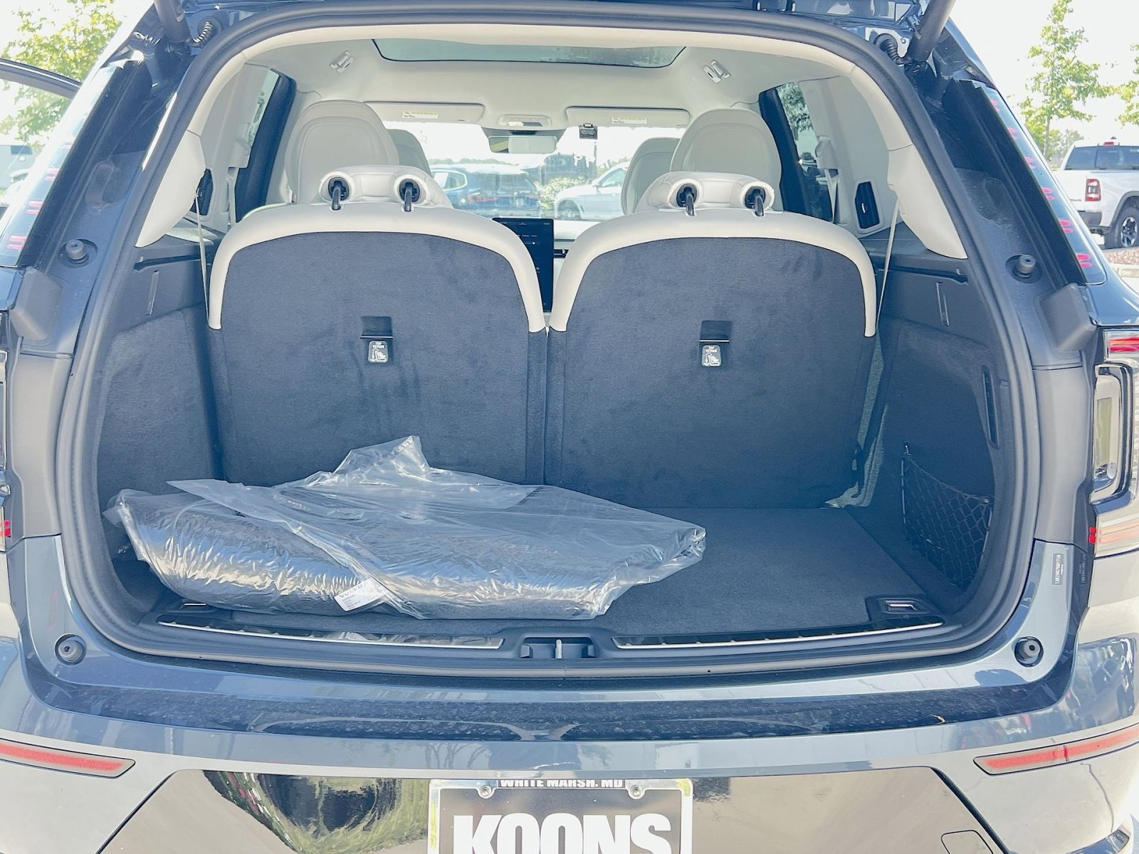 2025 Volvo EX90 Plus - Photo 27