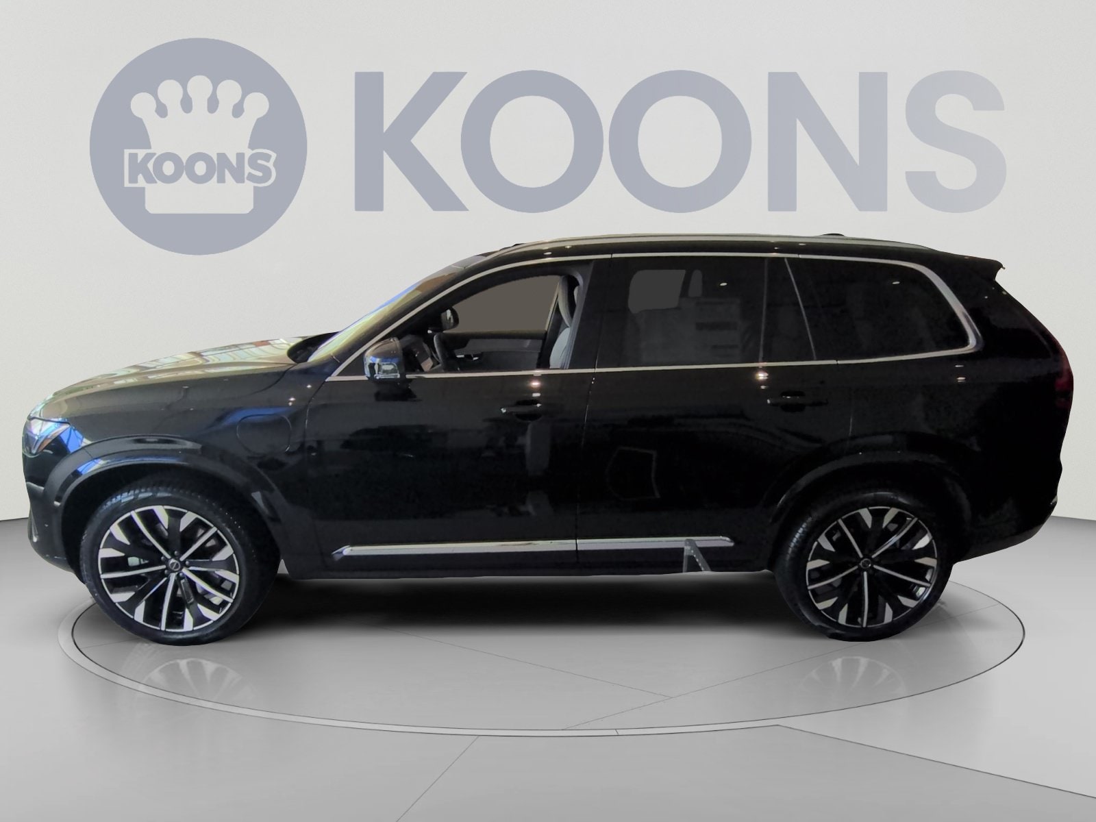 2026 Volvo XC90 Plus - Photo 13
