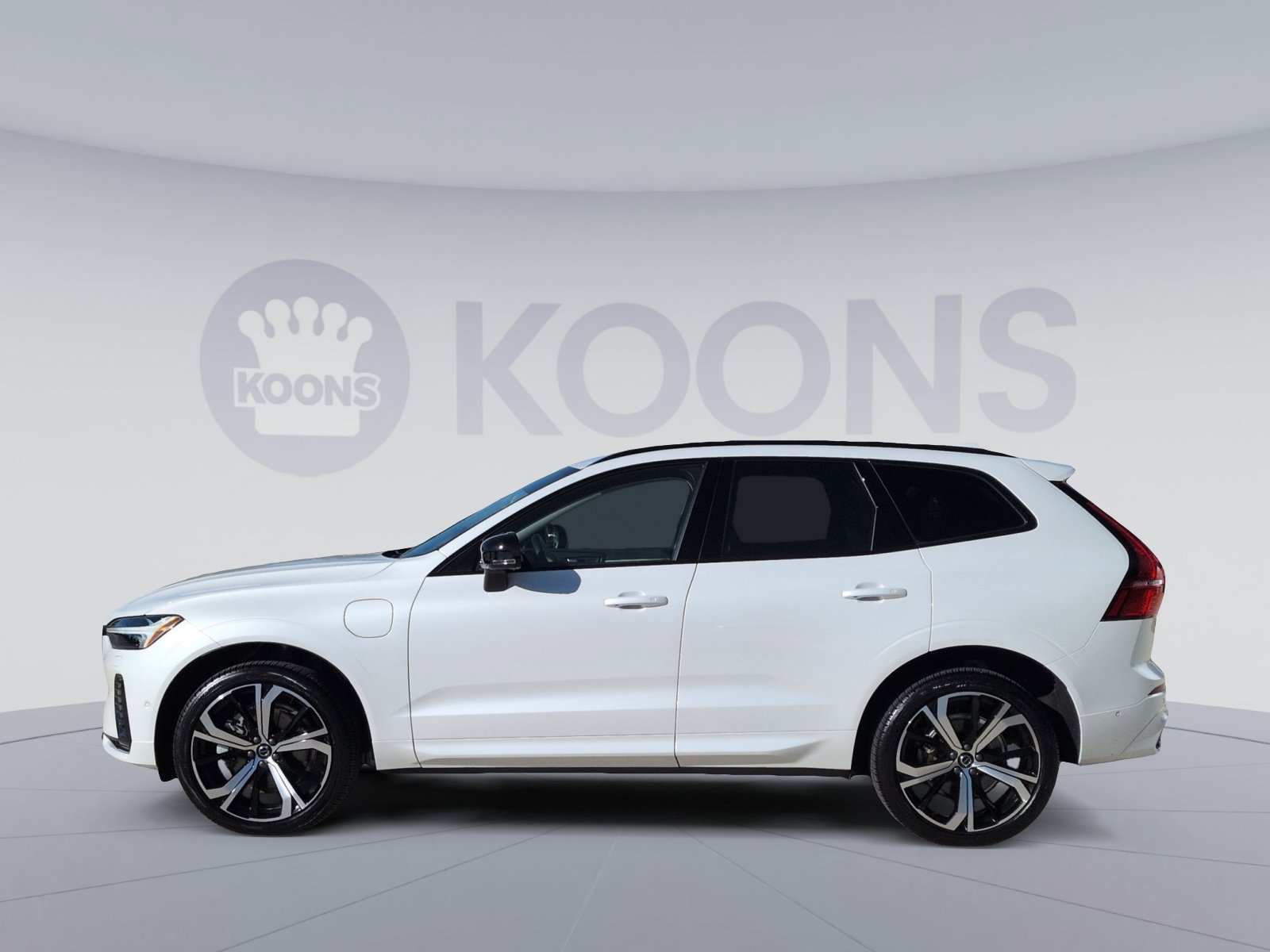 2025 Volvo XC60 Recharge T8 photo 2