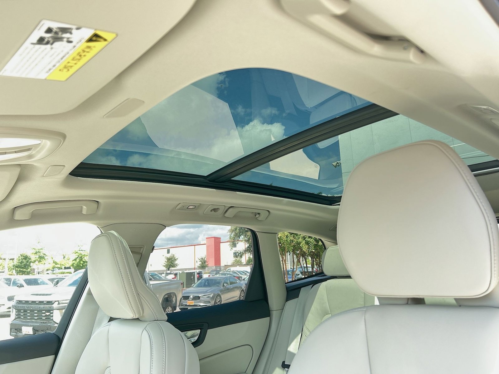 2026 Volvo XC60 Ultra - Photo 24