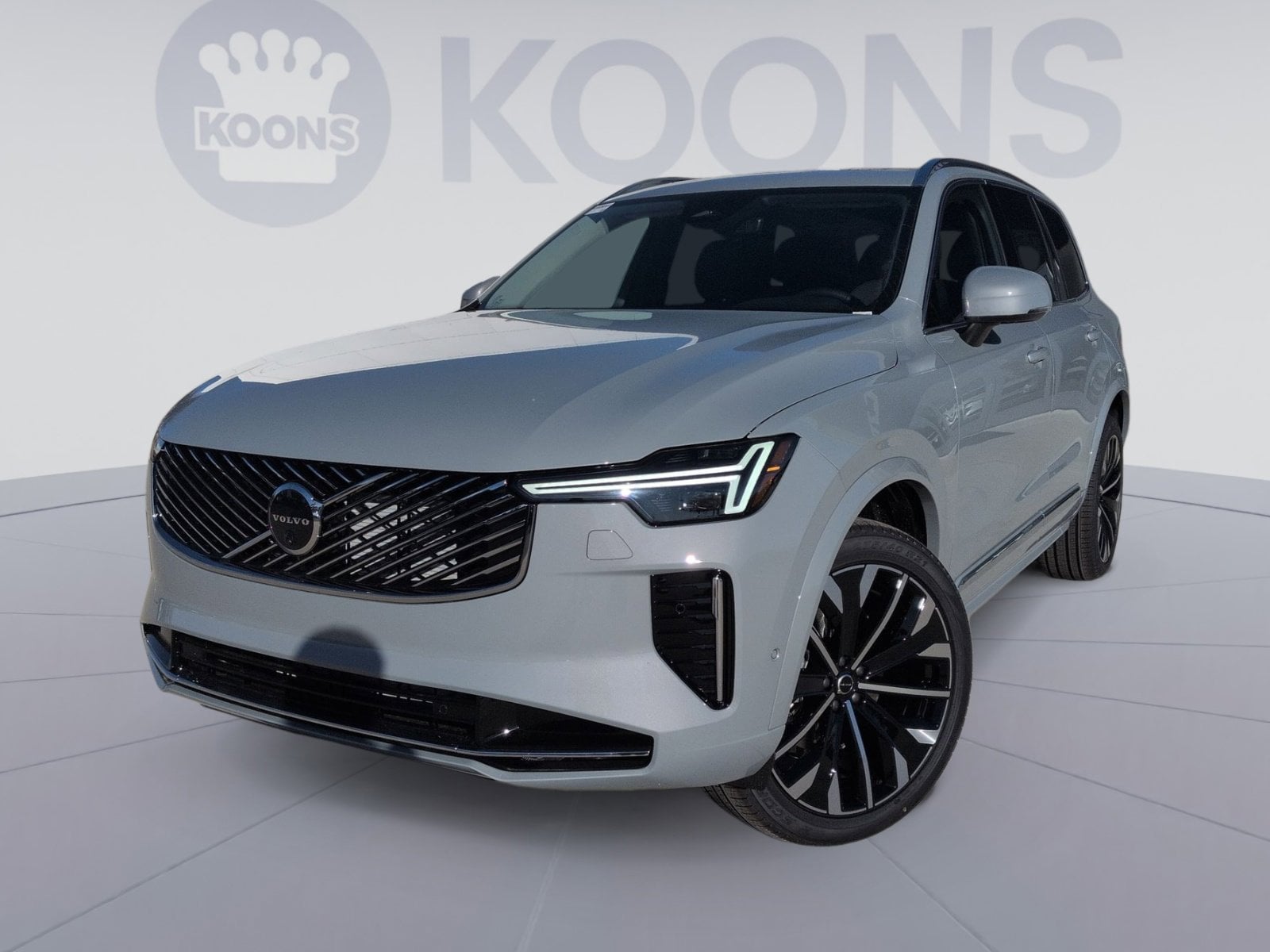 2026 Volvo XC90 Plus's photo
