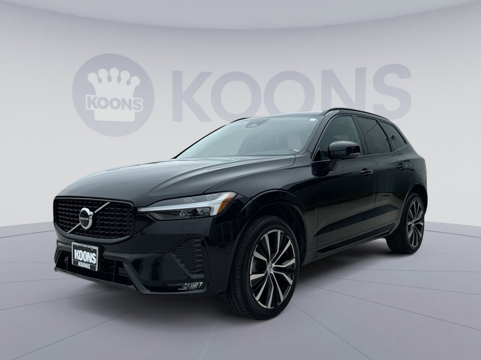 2024 Volvo XC60 B5 Plus Dark Theme AWD's photo
