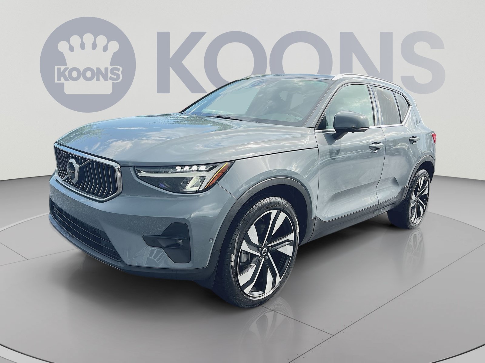 2023 Volvo XC40