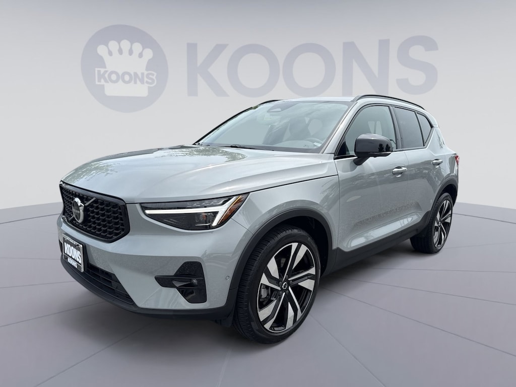 Certified 2024 Volvo XC40 B5 Plus Dark Theme SUV