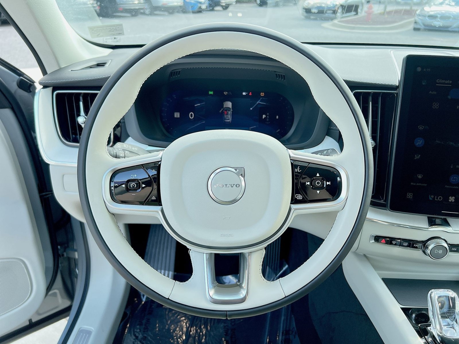 2026 Volvo XC60 Ultra - Photo 16
