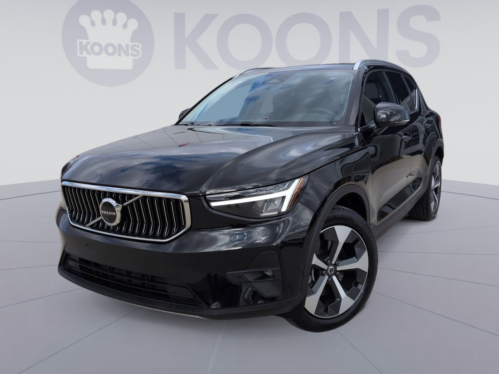 2025 Volvo XC40 Plus's photo