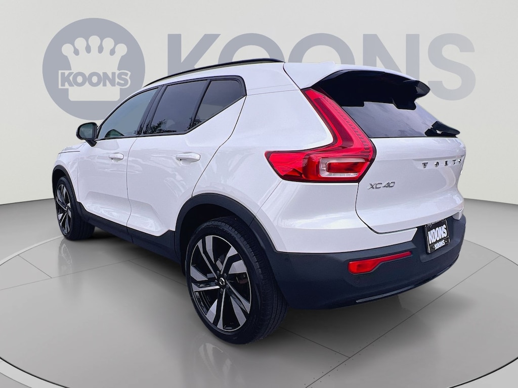 Certified 2023 Volvo XC40 B5 Plus Dark Theme SUV
