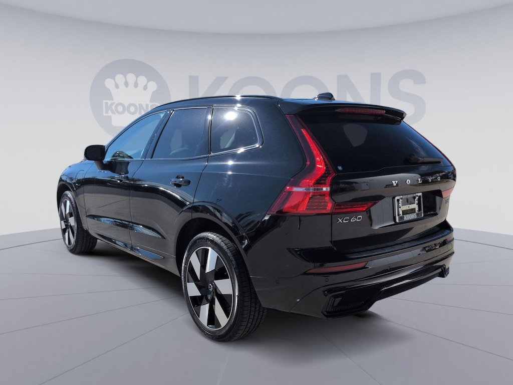 Used 2025 Volvo XC60 plug-in hybrid T8 Plus SUV