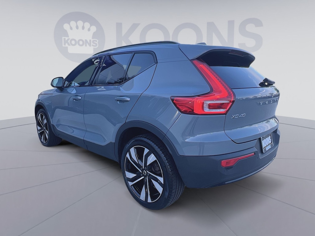 Certified 2023 Volvo XC40 B5 Plus Dark Theme SUV