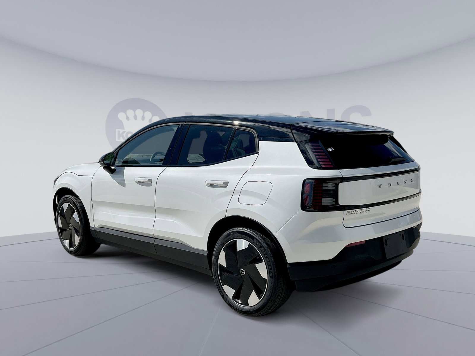 2025 Volvo EX30 Plus photo 2