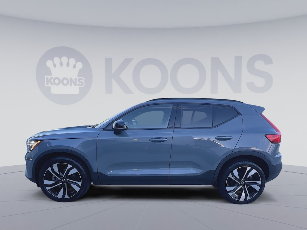 Certified 2023 Volvo XC40 B5 Plus Dark Theme SUV