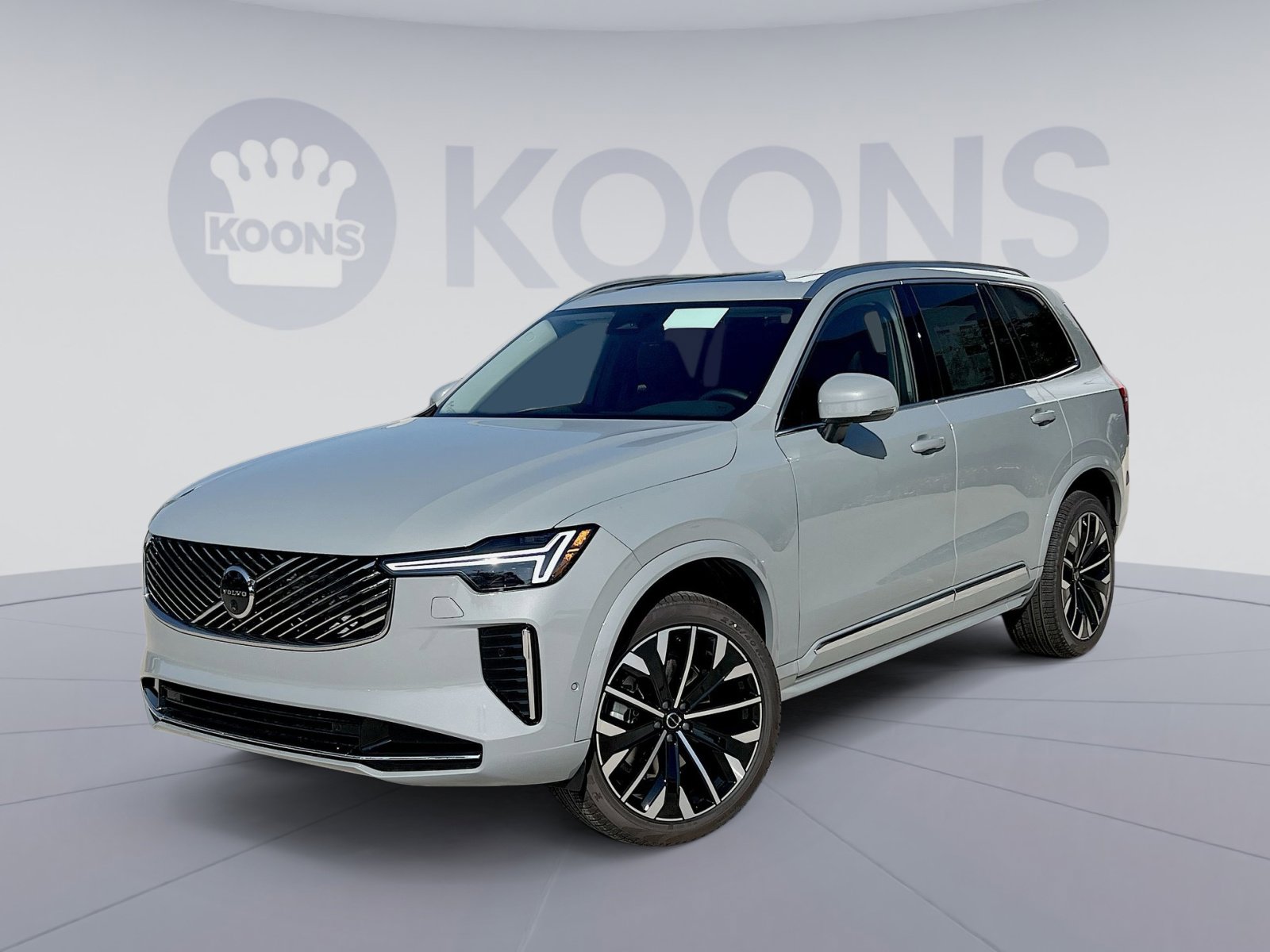 2026 Volvo XC90 Plus's photo