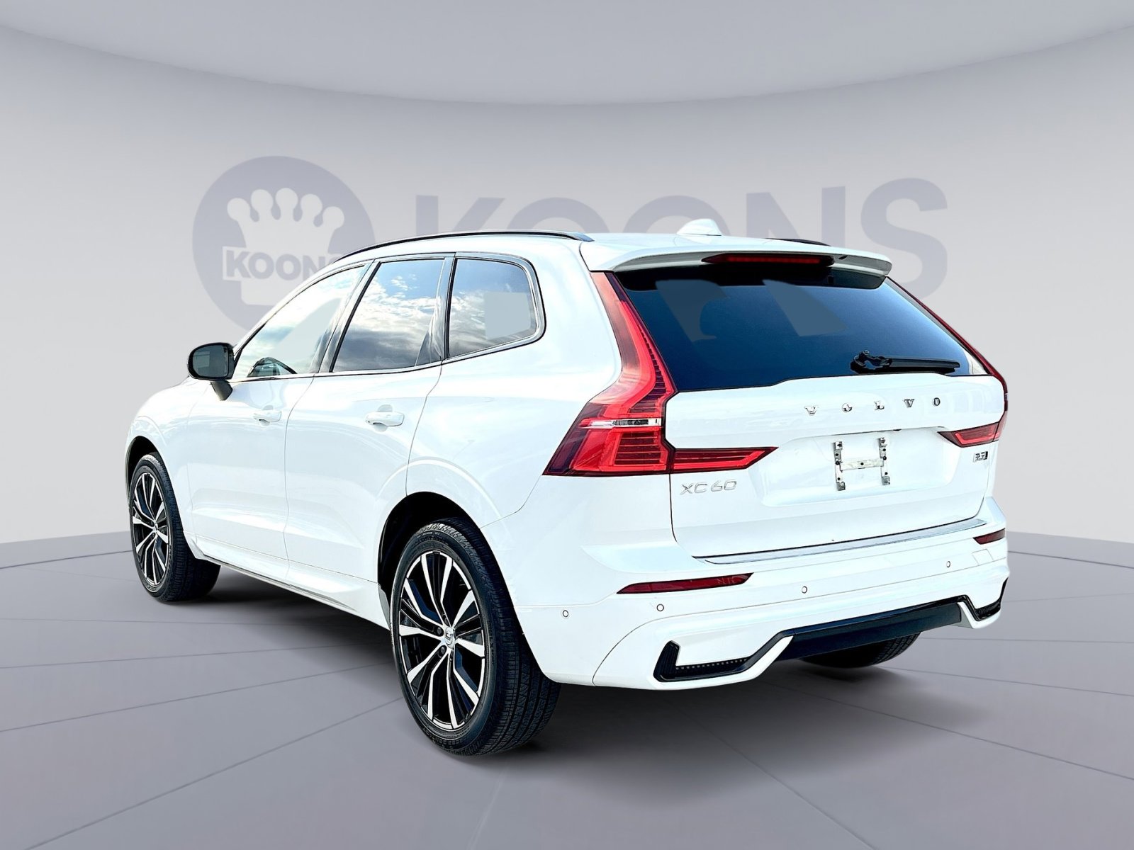2024 Volvo XC60 B5 Plus photo 3