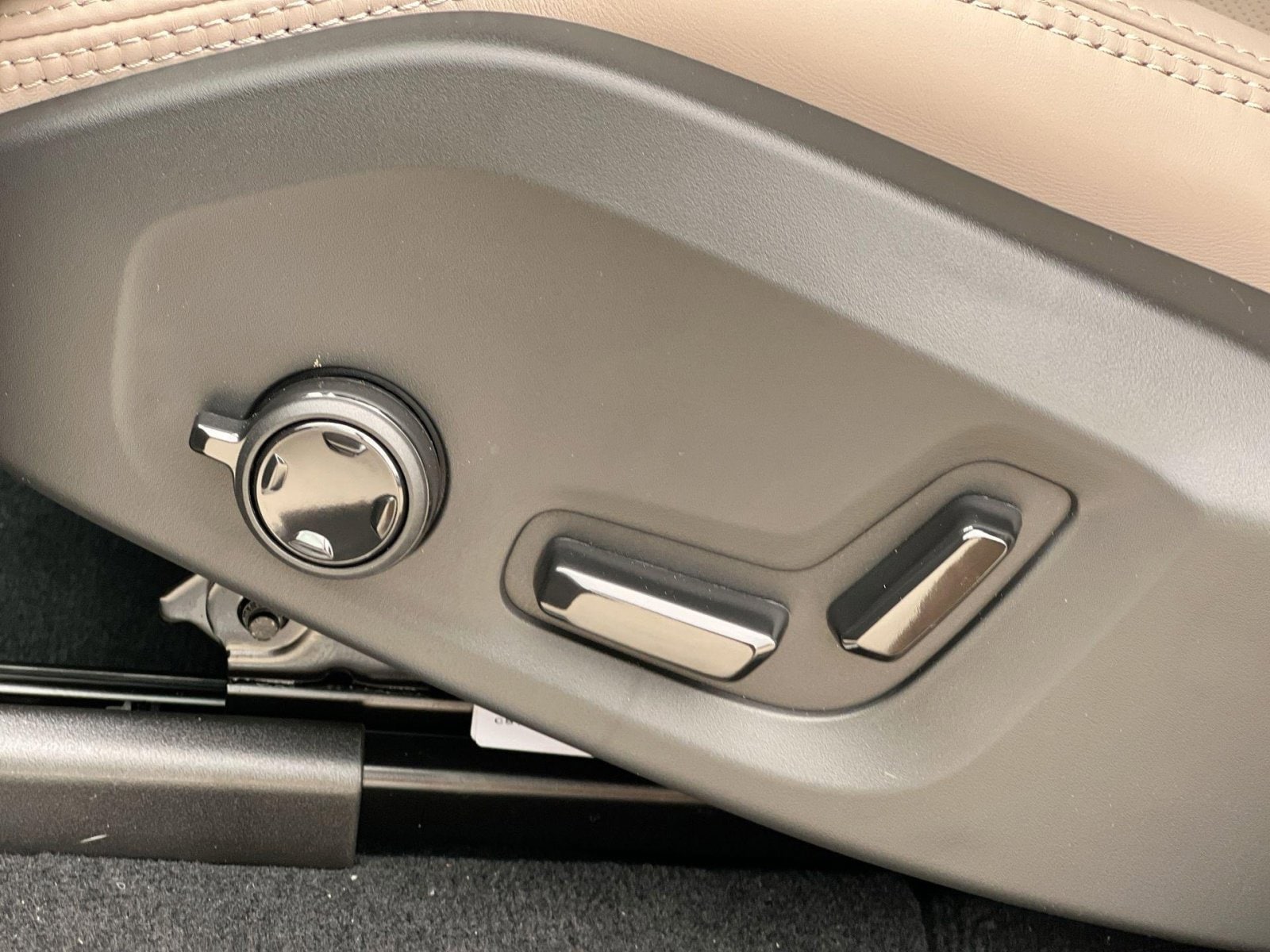 2026 Volvo XC90 Ultra - Photo 14