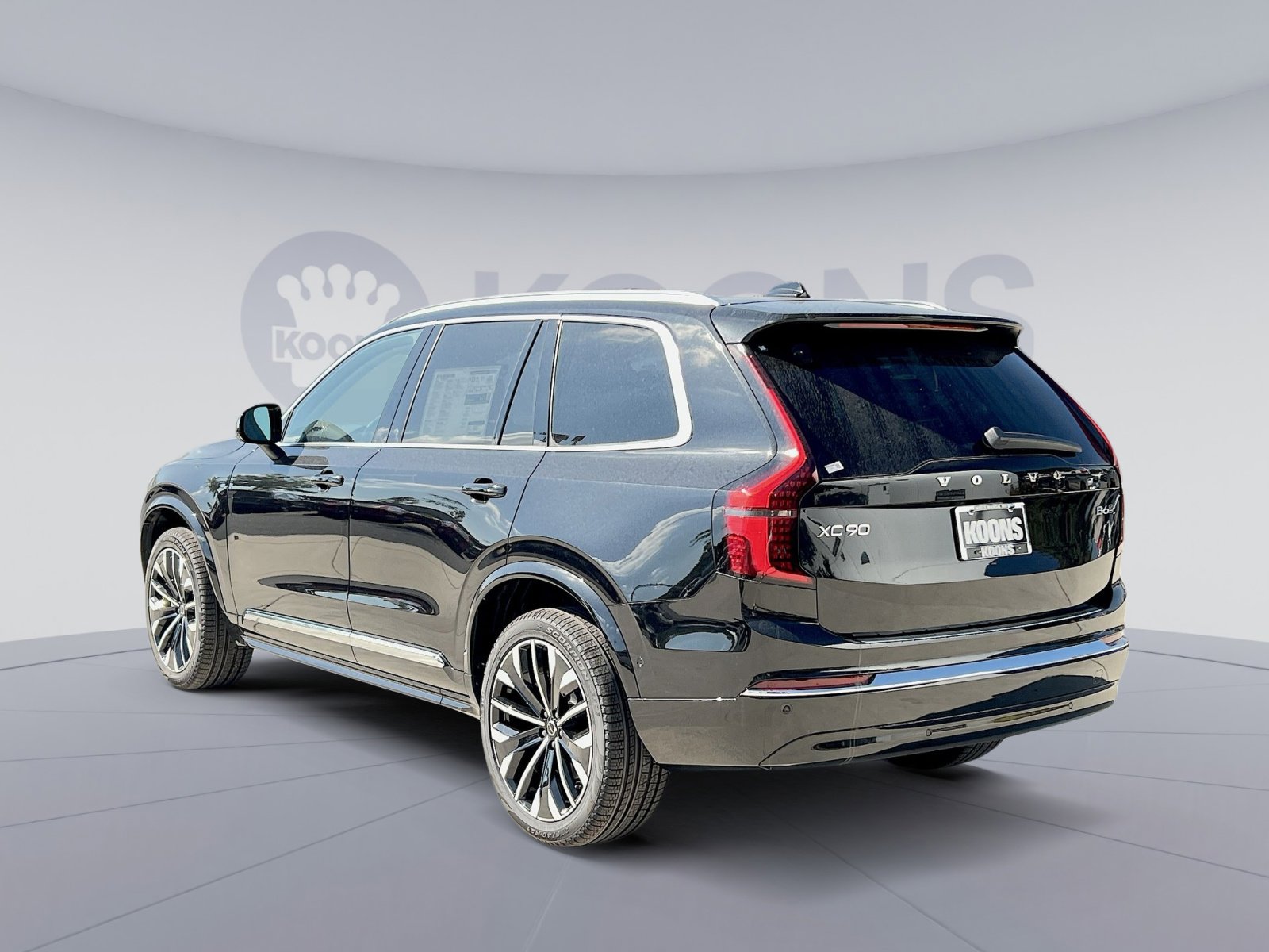 2026 Volvo XC90 Plus photo 3