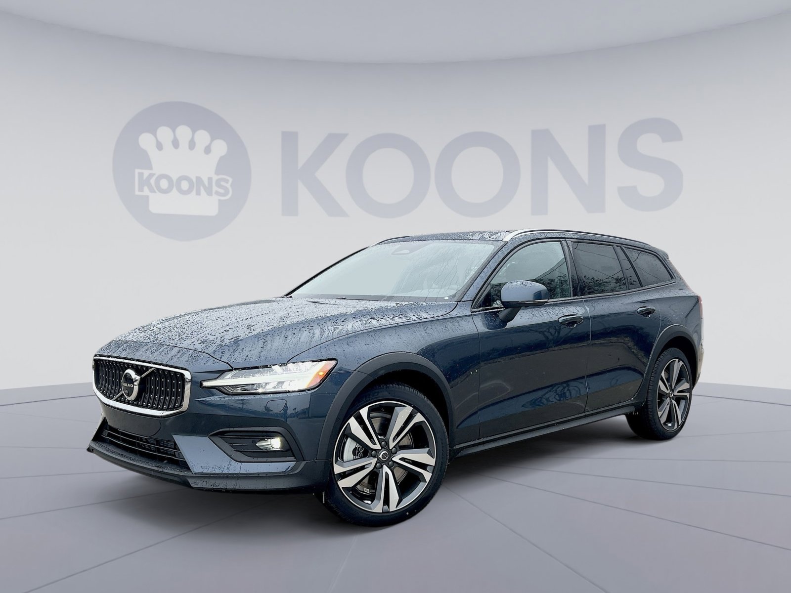 2026 Volvo V60 Cross Country Plus's photo