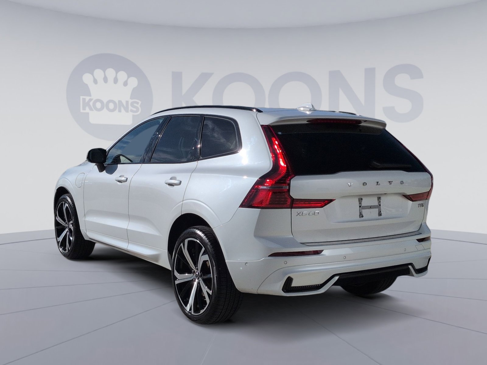 2025 Volvo XC60 Recharge T8 photo 3