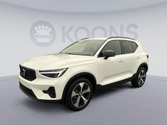 2026 Volvo XC40