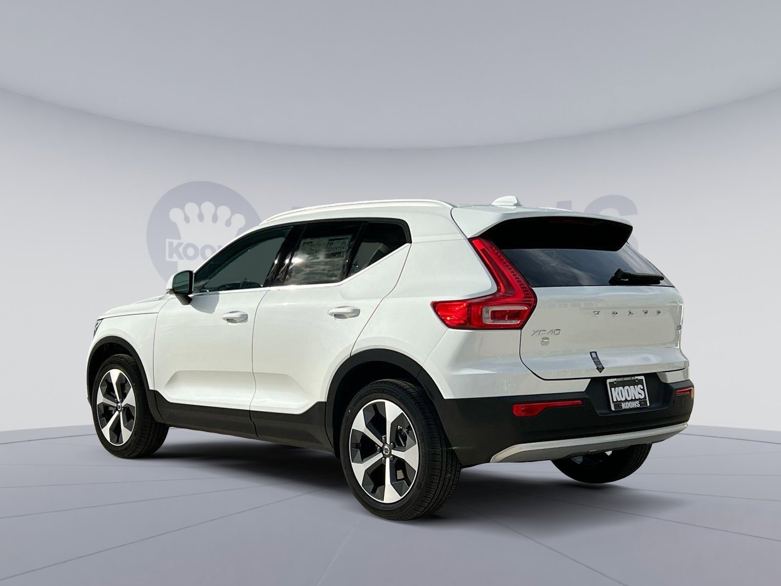 2025 Volvo XC40 AWD Core photo 2