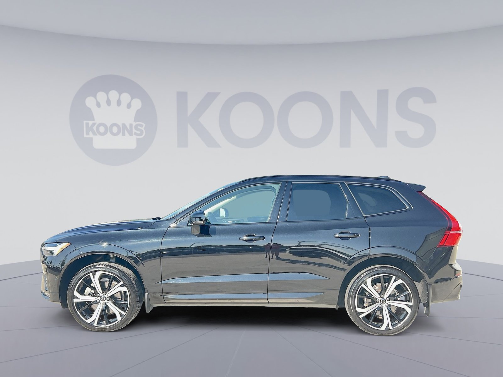 2023 Volvo XC60 Ultimate photo 2