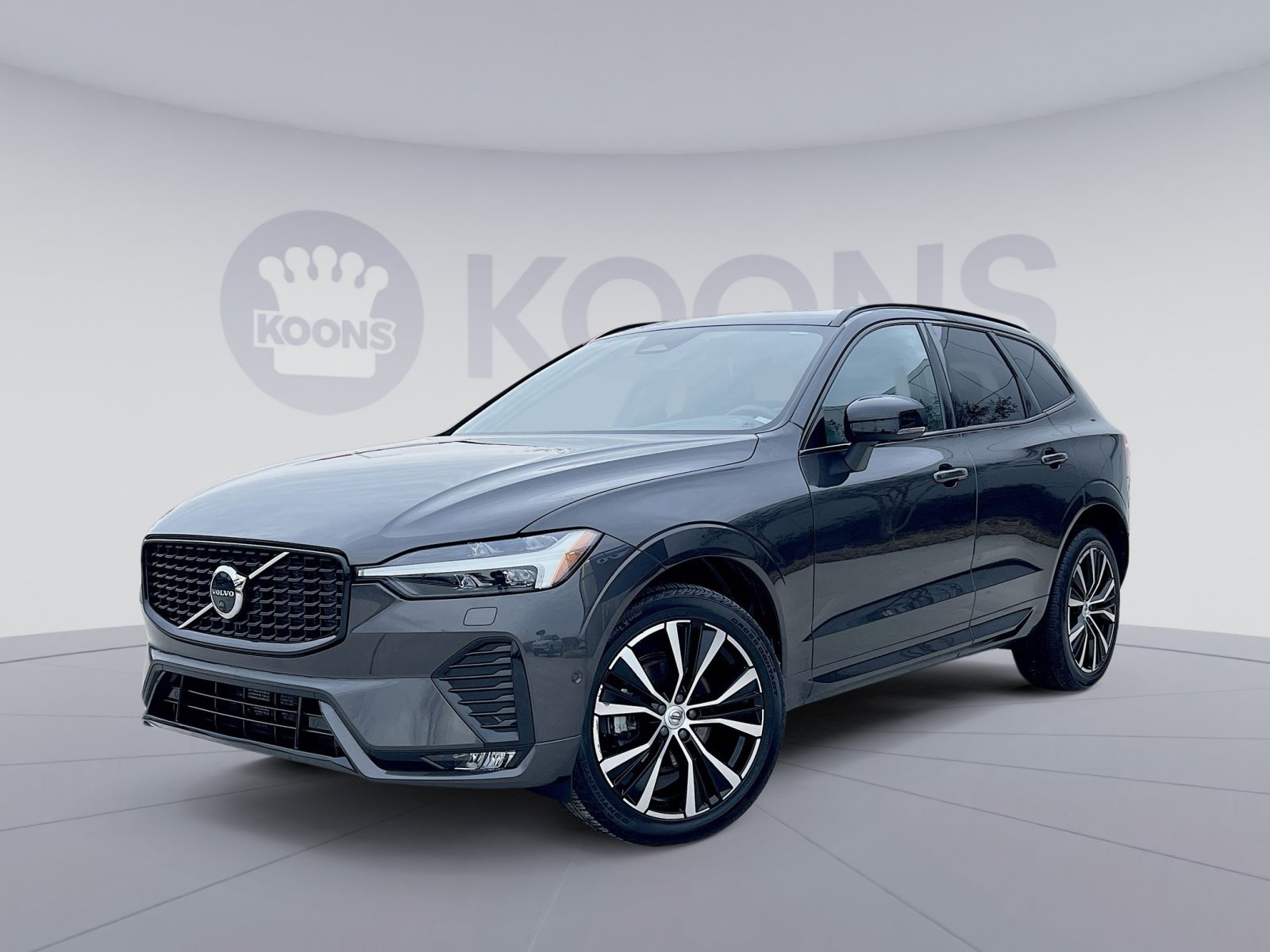 2023 Volvo XC60 Plus's photo