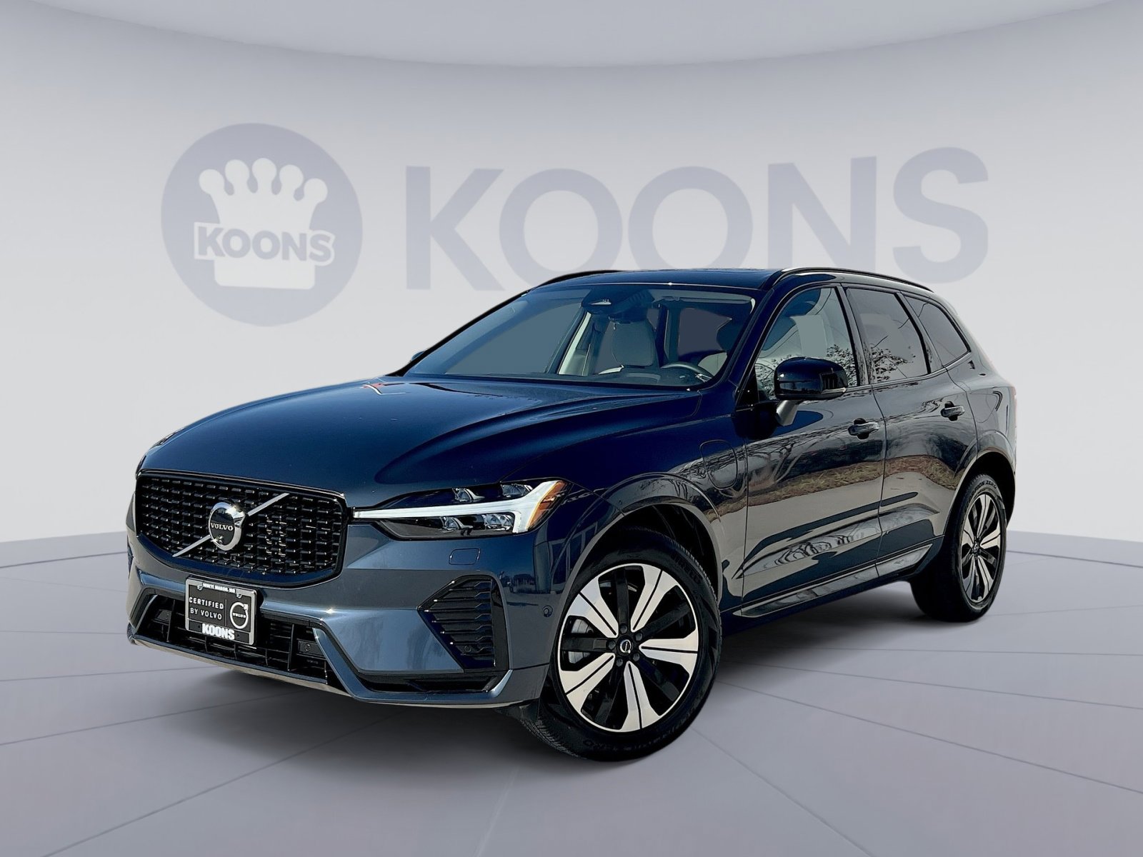 2024 Volvo XC60 Plus's photo