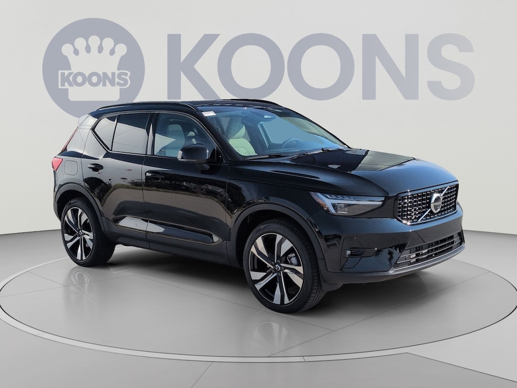 New 2026 Volvo XC40 B5 Ultra SUV