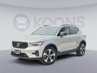 2025 Volvo XC40 B5 Plus Dark Theme SUV