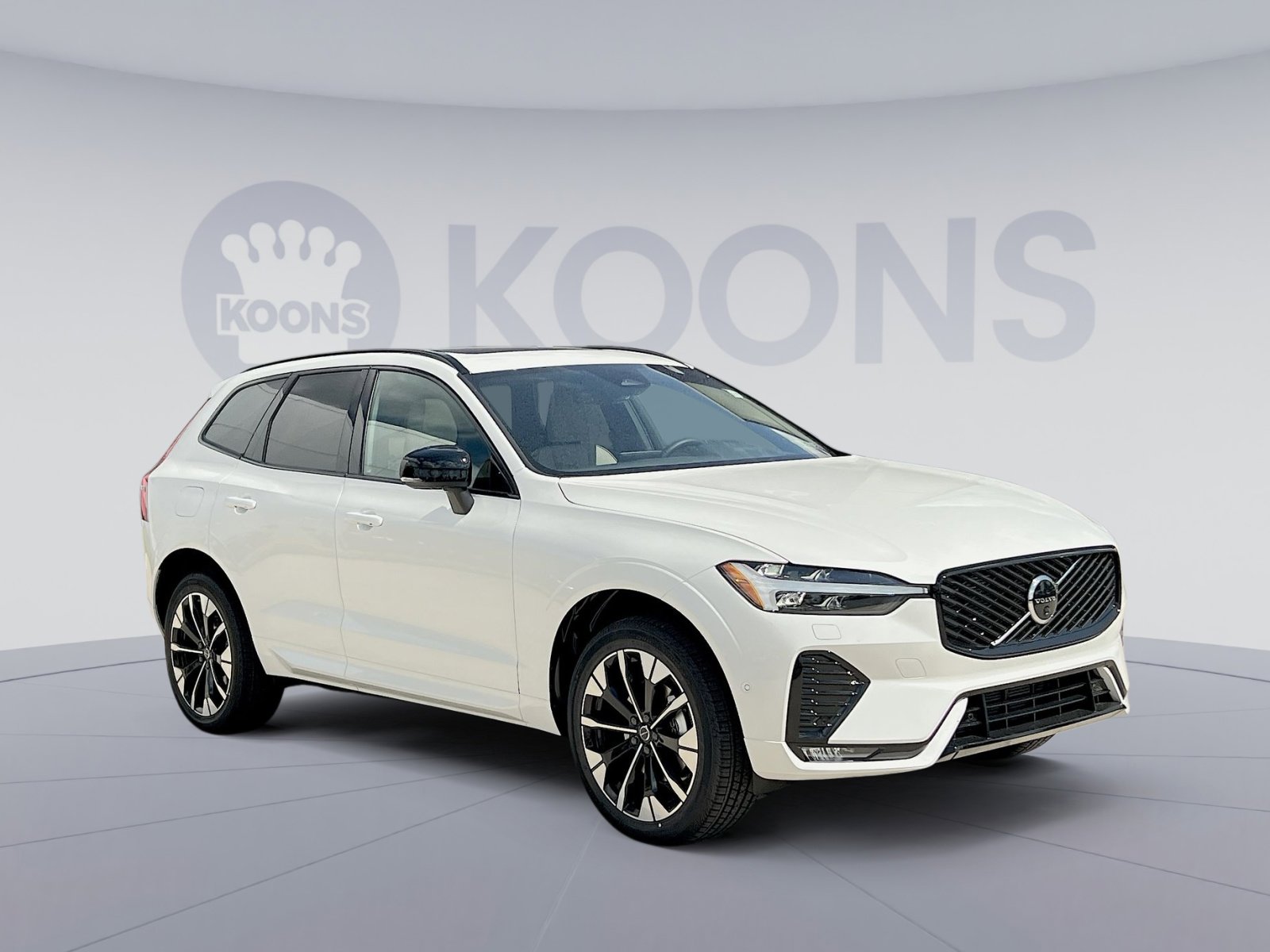2026 Volvo XC60 Plus - Photo 10