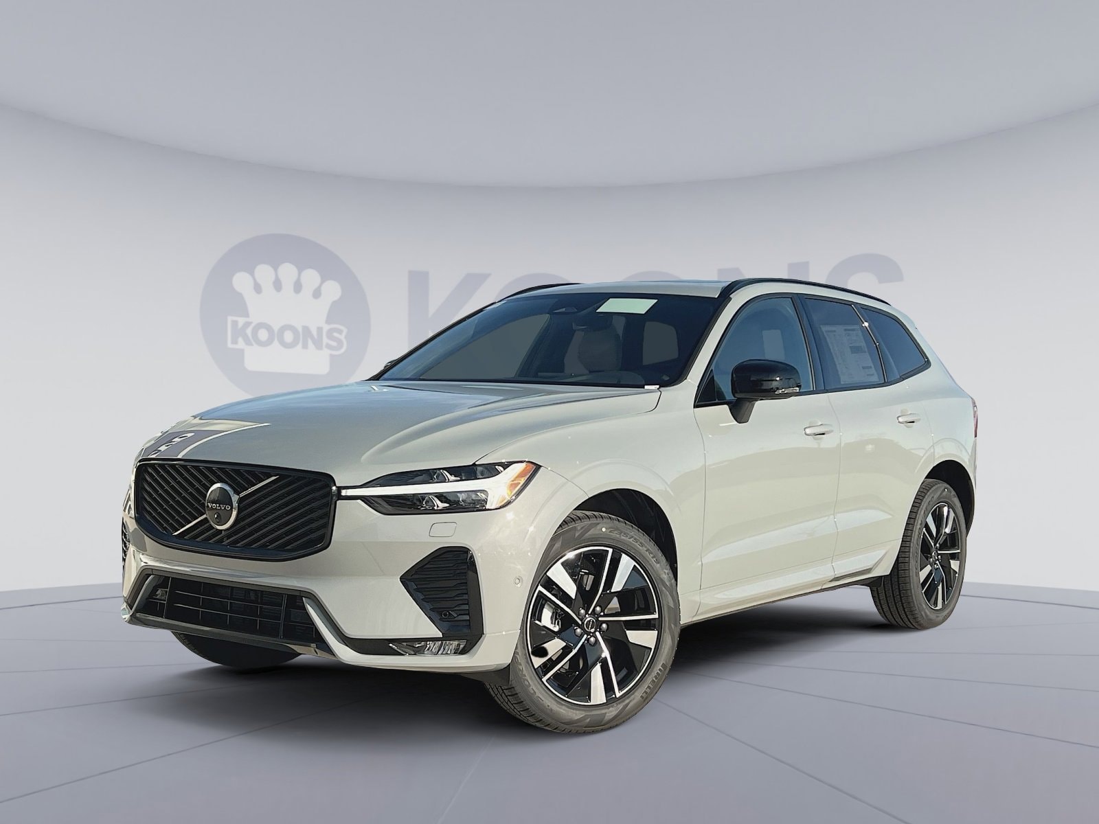 2026 Volvo XC60 Plus's photo