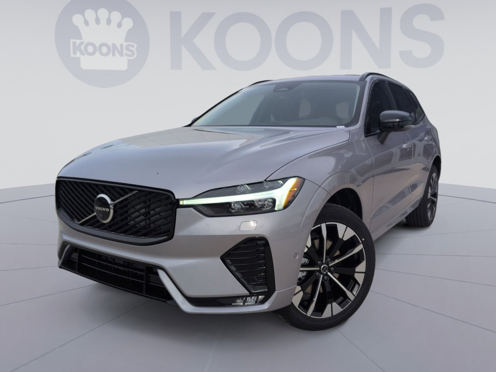 2026 Volvo XC60 Plus's photo