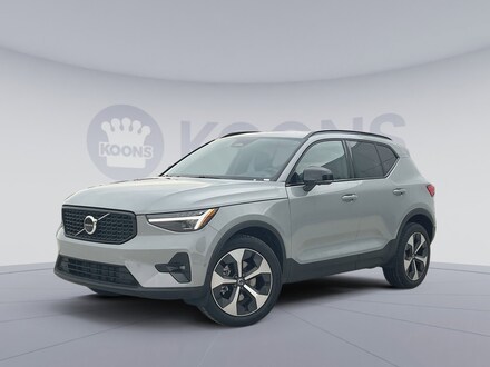 2026 Volvo XC40 B5 Plus SUV