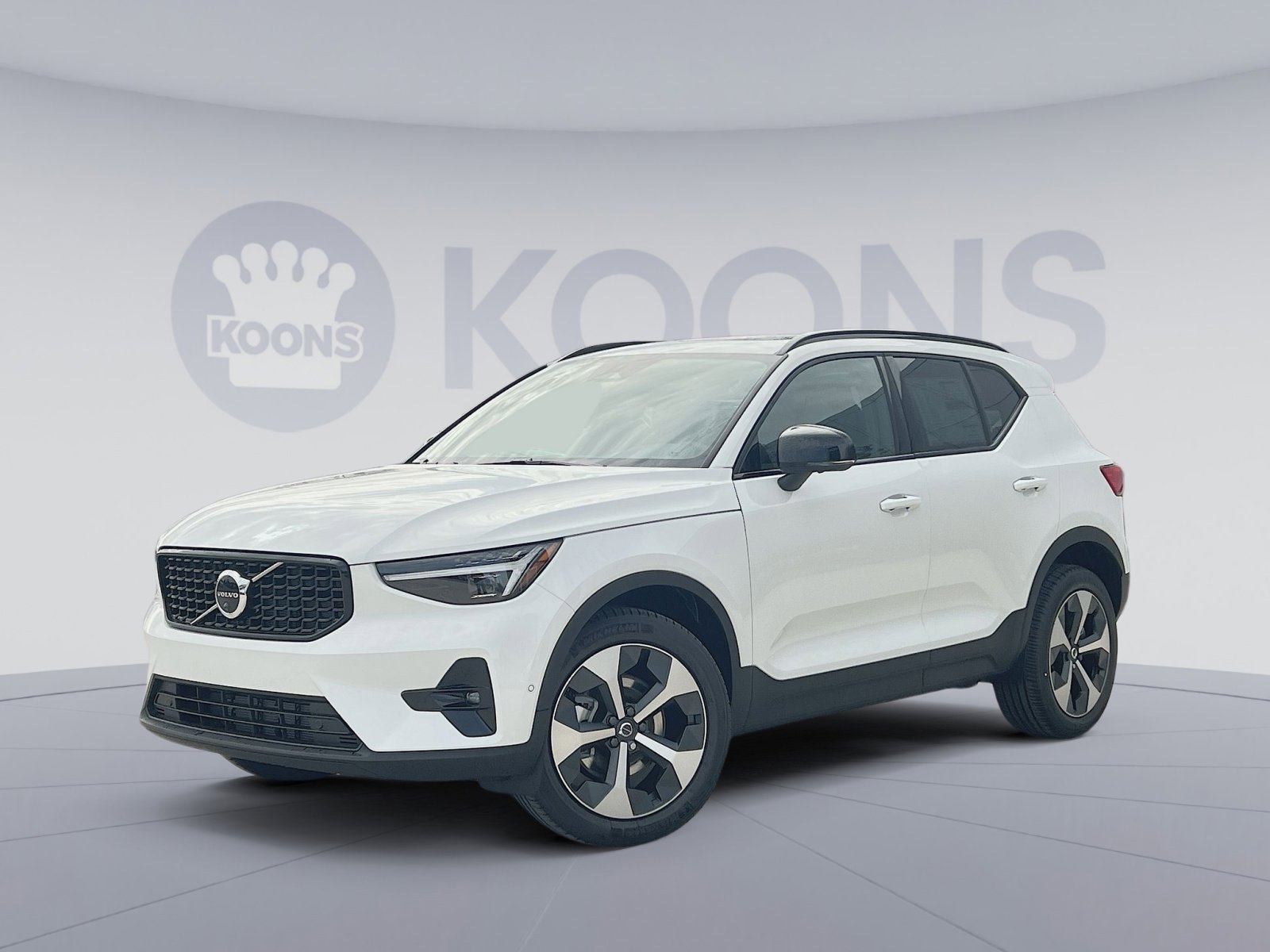 2026 Volvo XC40 B5 Plus Dark AWD's photo