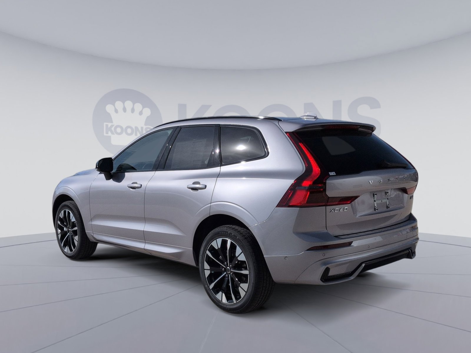 2026 Volvo XC60 B5 Plus photo 3