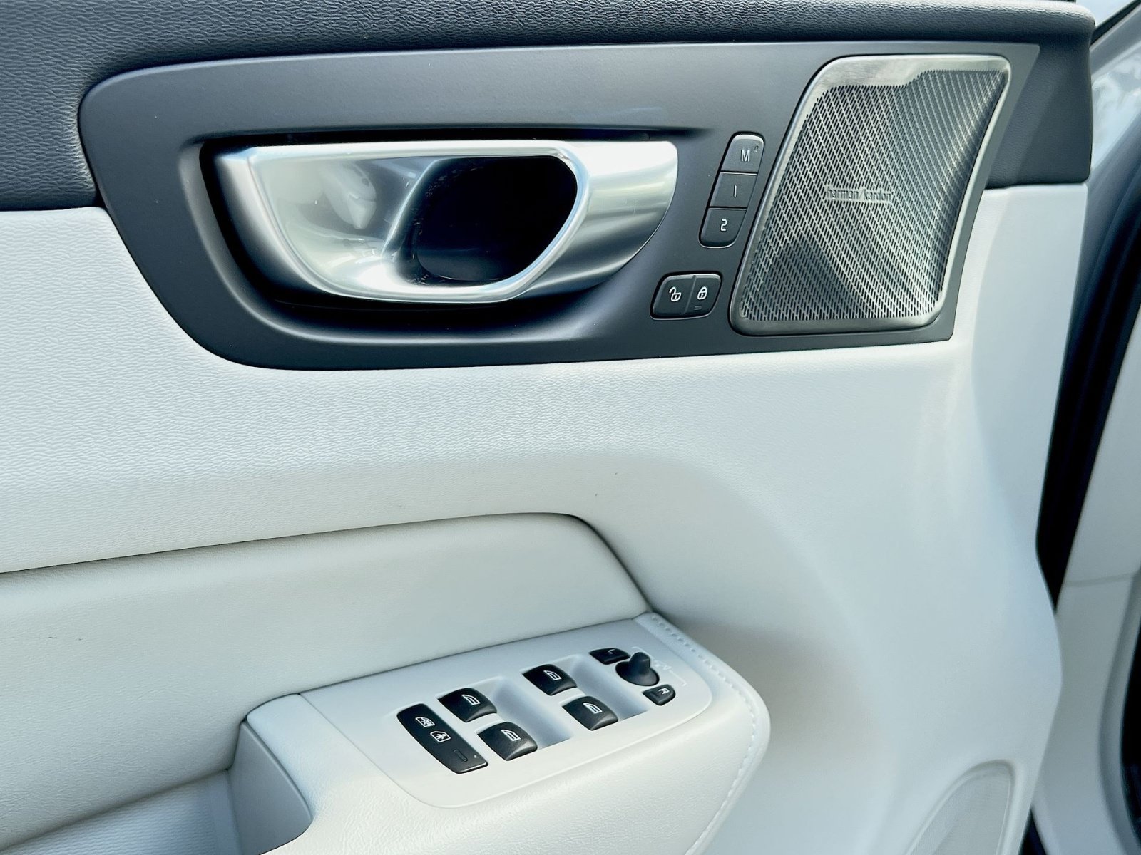 2026 Volvo XC60 Ultra - Photo 15