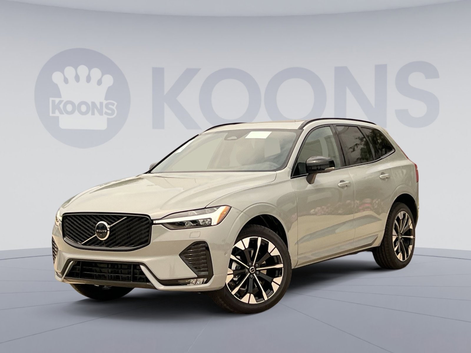 2026 Volvo XC60 Plus's photo