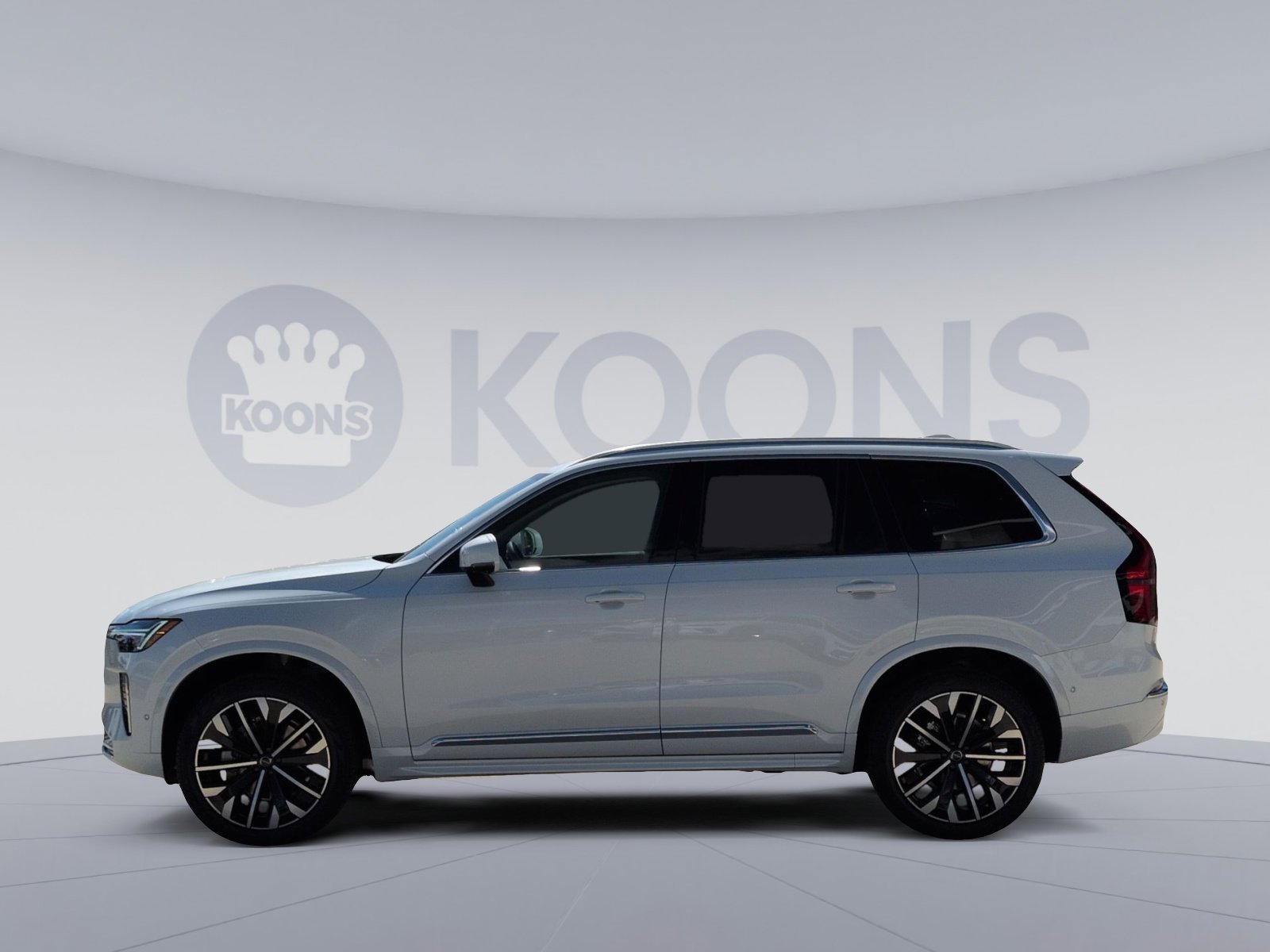 2026 Volvo XC90 Plus photo 2